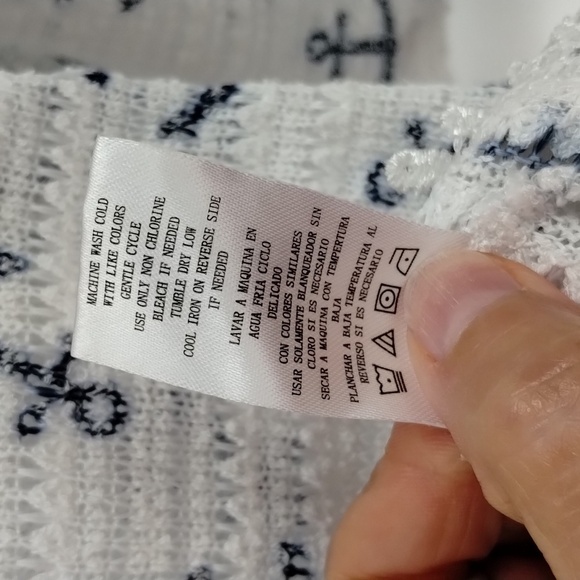 Almost Famous white nautical anchor print crochet feel top size large 3/4 sleeve - Picture 6 of 8